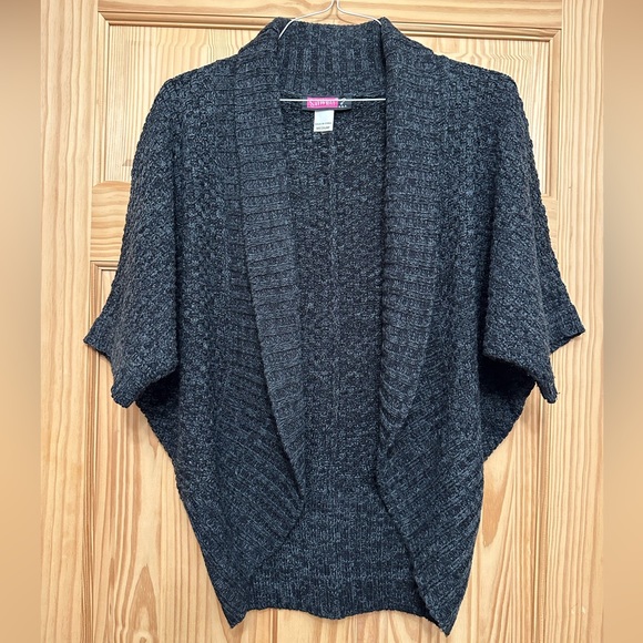 SayWhat Medium Gray shortsleeved sweater - Picture 1 of 2